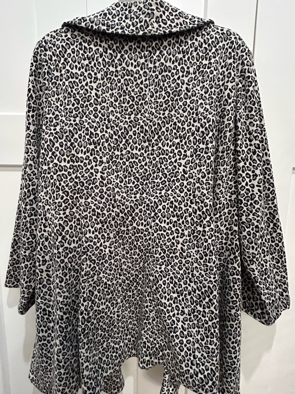 Calvin Klein Black & White Leopard-Print Draped Coat Jacket - Picture 4 of 5
